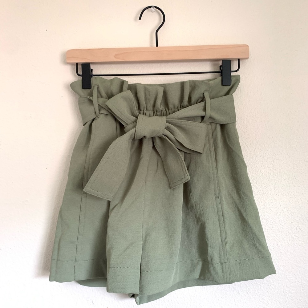 Aritzia Wilfred Paperbag Highwaisted Belted Shorts